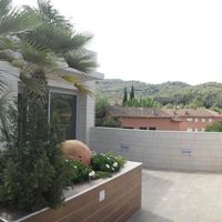 Villa in the mountains, in the village, in the suburbs, at the seaside in Spain, Catalunya, Barcelona, 320 sq.m.