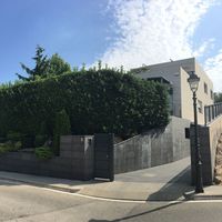 Villa in the mountains, in the village, in the suburbs, at the seaside in Spain, Catalunya, Barcelona, 320 sq.m.