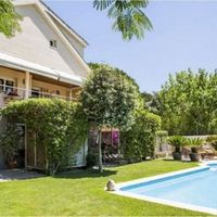 Villa in the mountains, in the village, in the suburbs, at the seaside in Spain, Catalunya, Barcelona, 405 sq.m.