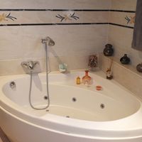 Villa in the mountains, in the village, in the suburbs, at the seaside in Spain, Catalunya, Barcelona, 405 sq.m.