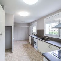 Villa in the mountains, in the village, in the suburbs, at the seaside in Spain, Catalunya, Barcelona, 500 sq.m.