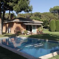 Villa in the mountains, in the village, in the suburbs, at the seaside in Spain, Catalunya, Barcelona, 415 sq.m.