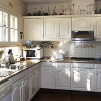 Villa in the mountains, in the village, in the suburbs, at the seaside in Spain, Catalunya, Barcelona, 415 sq.m.