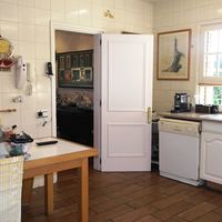 Villa in the mountains, in the village, in the suburbs, at the seaside in Spain, Catalunya, Barcelona, 415 sq.m.