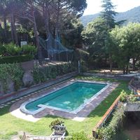 Villa in the mountains, in the village, in the suburbs, at the seaside in Spain, Catalunya, Barcelona, 250 sq.m.