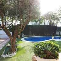 Villa in the big city, in the suburbs, at the seaside in Spain, Catalunya, Barcelona, 400 sq.m.
