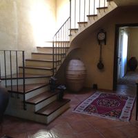 Villa in the mountains, in the village, in the suburbs, at the seaside in Spain, Catalunya, Barcelona, 528 sq.m.