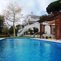 Villa in the mountains, in the village, in the suburbs, at the seaside in Spain, Catalunya, Barcelona, 600 sq.m.