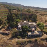 Elite real estate in the mountains, in the village, in the suburbs, in the forest, at the seaside in Spain, Catalunya, Barcelona, 1000 sq.m.