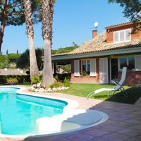 Villa in the mountains, in the village, in the suburbs, at the seaside in Spain, Catalunya, Barcelona, 300 sq.m.