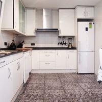 Вилла в горах, в деревне, в пригороде, у моря в Испании, Каталония, Барселона, 380 кв.м.