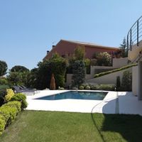 Villa in the mountains, in the village, in the suburbs, at the seaside in Spain, Catalunya, Barcelona, 450 sq.m.