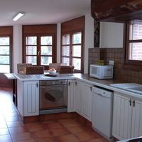 Вилла в горах, в деревне, в пригороде, у моря в Испании, Каталония, Барселона, 650 кв.м.