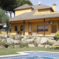 Villa in the mountains, in the village, in the suburbs, at the seaside in Spain, Catalunya, Barcelona, 240 sq.m.