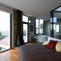 Вилла в горах, в деревне, в пригороде, у моря в Испании, Каталония, Барселона, 400 кв.м.