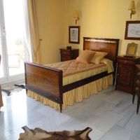 Вилла в горах, в деревне, в пригороде, у моря в Испании, Каталония, Барселона, 550 кв.м.