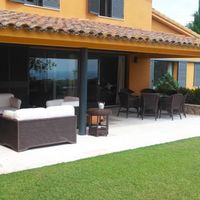 Вилла в горах, в деревне, в пригороде, в лесу, у моря в Испании, Каталония, Барселона, 950 кв.м.