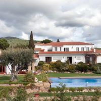 Villa in the mountains, in the village, in the suburbs, at the seaside in Spain, Catalunya, Barcelona, 608 sq.m.