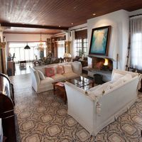 Villa in the mountains, in the village, in the suburbs, at the seaside in Spain, Catalunya, Barcelona, 608 sq.m.