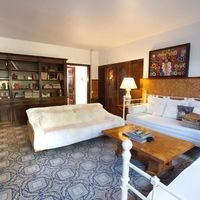 Villa in the mountains, in the village, in the suburbs, at the seaside in Spain, Catalunya, Barcelona, 608 sq.m.