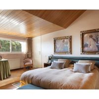 Вилла в горах, в деревне, в пригороде, у моря в Испании, Каталония, Барселона, 360 кв.м.