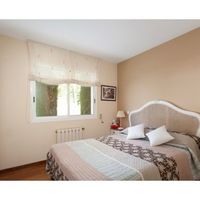 Вилла в горах, в деревне, в пригороде, у моря в Испании, Каталония, Барселона, 360 кв.м.