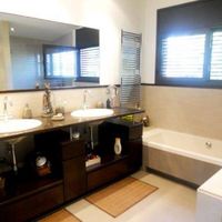 Вилла в горах, в деревне, в пригороде, у моря в Испании, Каталония, Барселона, 320 кв.м.