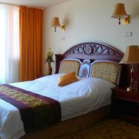 Отель (гостиница) в горах, на спа-курорте, у озера, в пригороде, в лесу в Венгрии, Будапешт, 5556 кв.м.