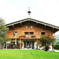Chalet in the mountains, in the suburbs in Austria, Kitzbuhel, 590 sq.m.