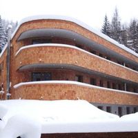 Hotel in the mountains, in the village, in the forest in Austria, Tyrol, 192 sq.m.
