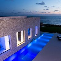 Villa in the suburbs, at the seaside in Republic of Cyprus, Eparchia Pafou, 250 sq.m.