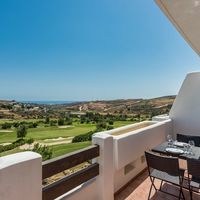 Penthouse in the mountains, in the suburbs in Spain, Andalucia, Estepona, 141 sq.m.