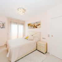 Квартира у озера, у моря в Испании, Валенсия, Торревьеха, 90 кв.м.