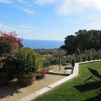 Дом в пригороде, у моря в Испании, Каталония, Барселона, 408 кв.м.