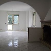 Вилла в деревне в Италии, Абруццо, 250 кв.м.