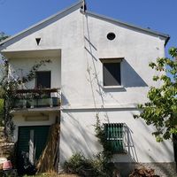 House in the suburbs in Italy, Abruzzo, 225 sq.m.