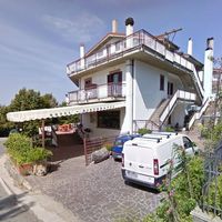 Ресторан (кафе) в деревне в Италии, Абруццо, 700 кв.м.