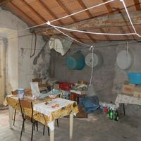 Апартаменты в деревне в Италии, Абруццо, 120 кв.м.