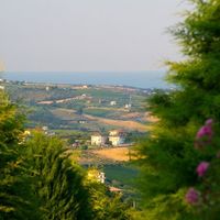 Вилла в пригороде в Италии, Абруццо, 500 кв.м.