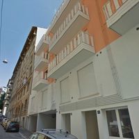 Апартаменты в большом городе, у моря в Италии, Триест, 63 кв.м.