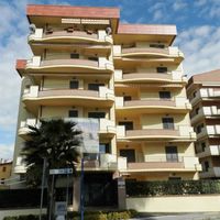 Апартаменты в большом городе, у моря в Италии, Абруццо, 78 кв.м.