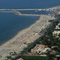 Апартаменты в большом городе, у моря в Италии, Абруццо, 100 кв.м.