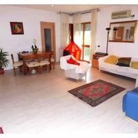 Апартаменты в большом городе, у моря в Италии, Абруццо, 95 кв.м.