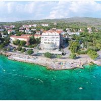 Отель (гостиница) у моря в Хорватии, Приморско-Горанска, Цриквеница, 5500 кв.м.