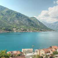 Apartment in the suburbs, at the seaside in Montenegro, Kotor, 40 sq.m.