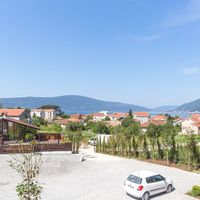 Апартаменты в пригороде в Черногории, Тиват, 97 кв.м.