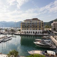 Apartment at the seaside in Montenegro, Tivat, 148 sq.m.