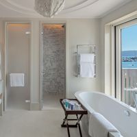 Апартаменты у моря в Черногории, Тиват, 259 кв.м.