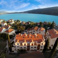 Апартаменты у моря в Черногории, Тиват, Радовичи, 168 кв.м.
