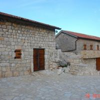 Элитная недвижимость у озера в Черногории, Бар, Добра Вода, 700 кв.м.